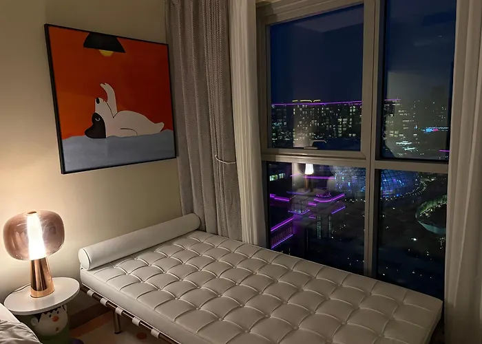 Apartment Playful 1br With Magnificant Bayview Garden View Near Okada, Solaire, Aiports Manila