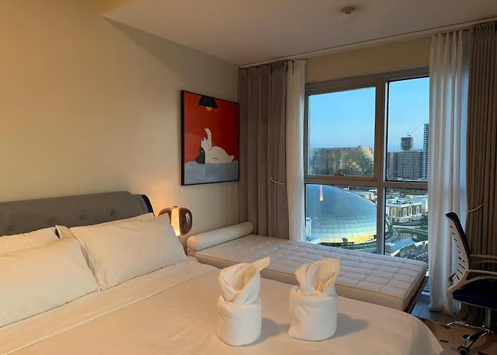 Playful 1br With Magnificant Bayview Garden View Near Okada, Solaire, Aiports Apartment Manila