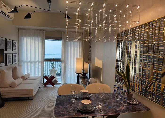 Apartment Playful 1br With Magnificant Bayview Garden View Near Okada, Solaire, Aiports Manila
