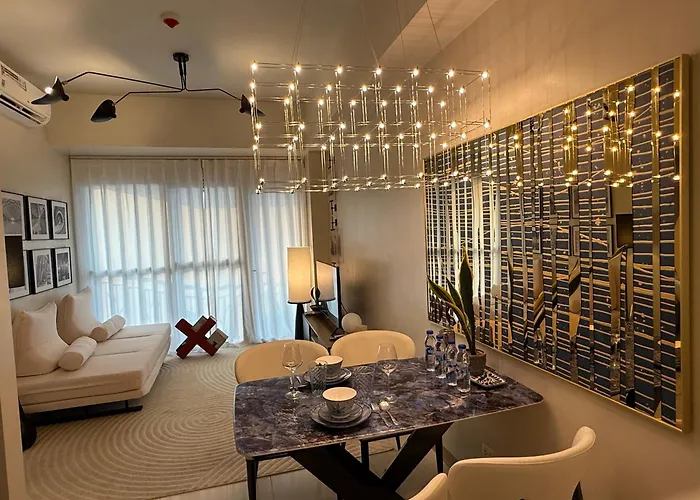 Apartment Playful 1br With Magnificant Bayview Garden View Near Okada, Solaire, Aiports