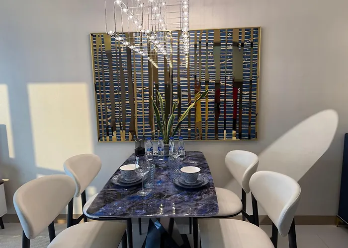 Apartment Playful 1br With Magnificant Bayview Garden View Near Okada, Solaire, Aiports Manila